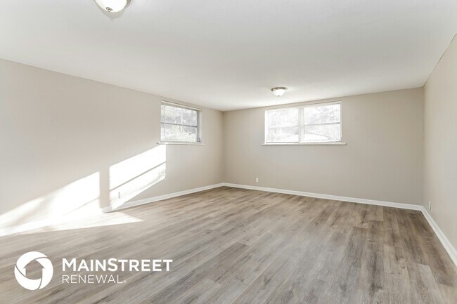 Building Photo - 5563 Primrose Ln