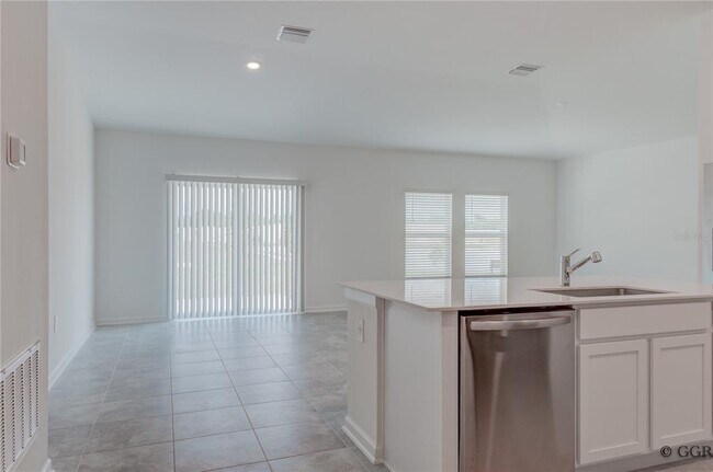 Building Photo - 4986 Worchester Dr