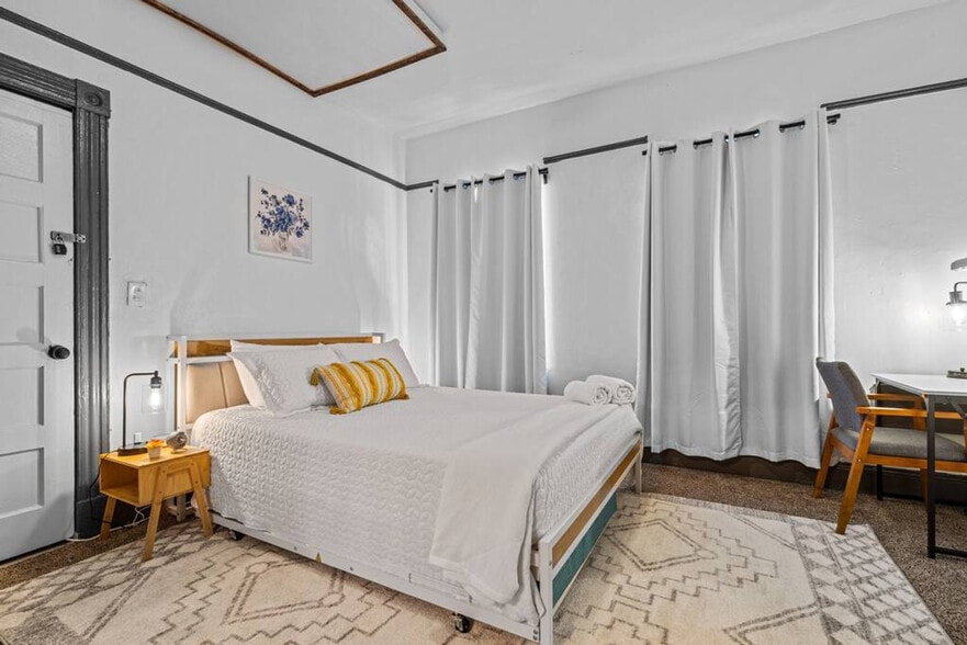 Building Photo - 2906 Chestnut St