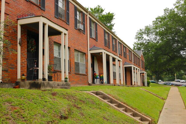 Building Photo - 1650 Valley Ave