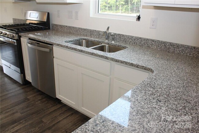 Building Photo - 3419 Selwyn Landing Dr