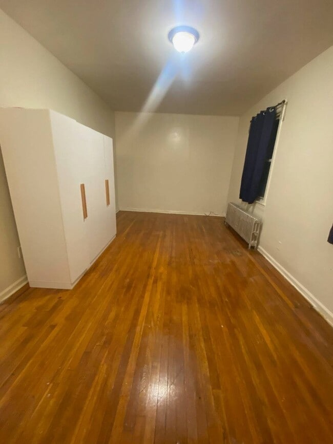 Building Photo - 36-40-40 Crescent St