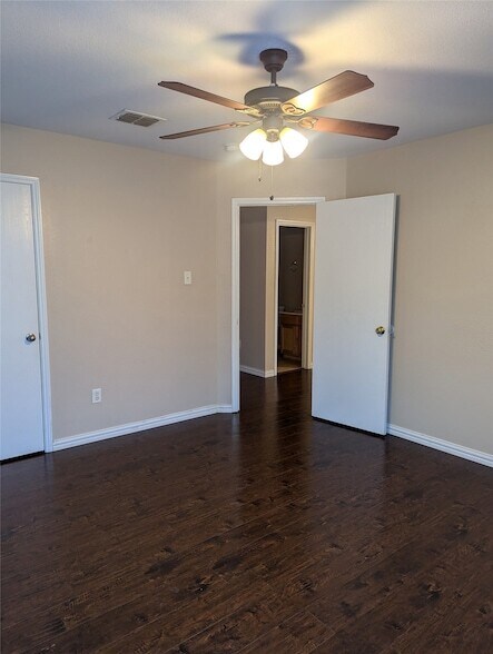 Building Photo - 8820 Wagon Trail