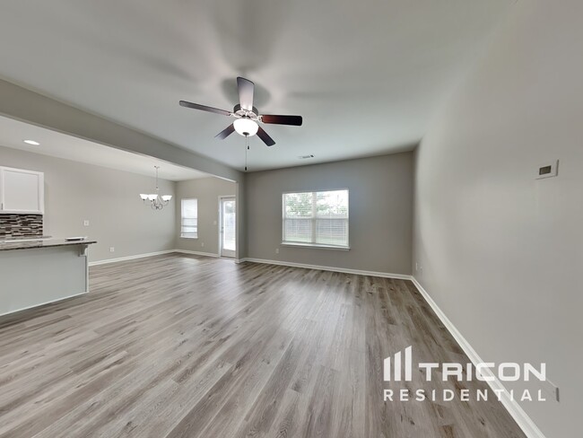 Building Photo - 163 Fern Walk