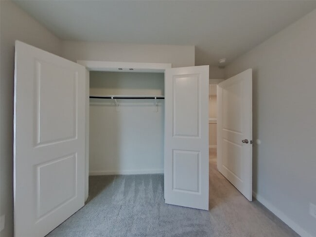 Building Photo - 9835 Willow Creek Commerce Dr