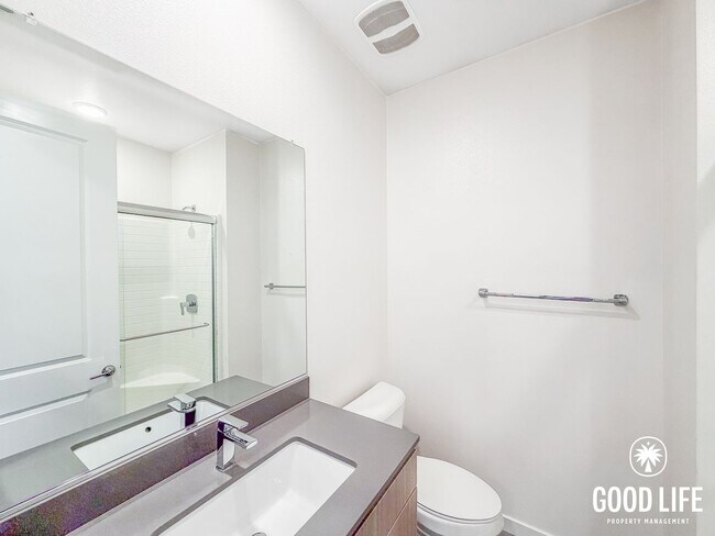 Building Photo - Modern 3BD/2.5BA Townhome in Mission Valley with Kitchen Island, Private Patio & 2-Car Garage