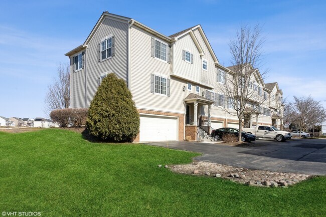 Building Photo - 2371 Lundquist Dr