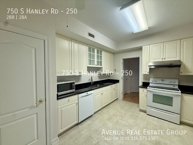 Building Photo - 750 S Hanley Rd