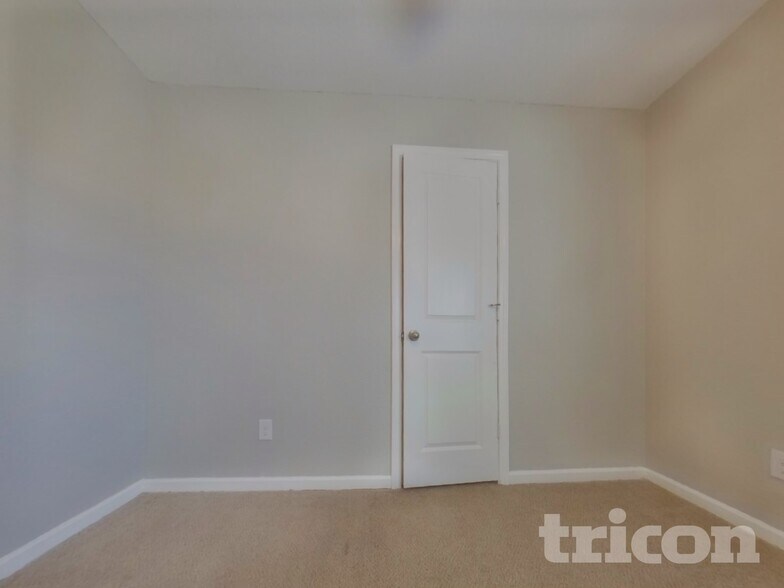 Building Photo - 326 Augusta Woods Dr