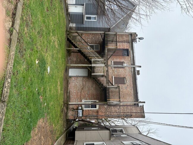 Building Photo - 83 W 15th St