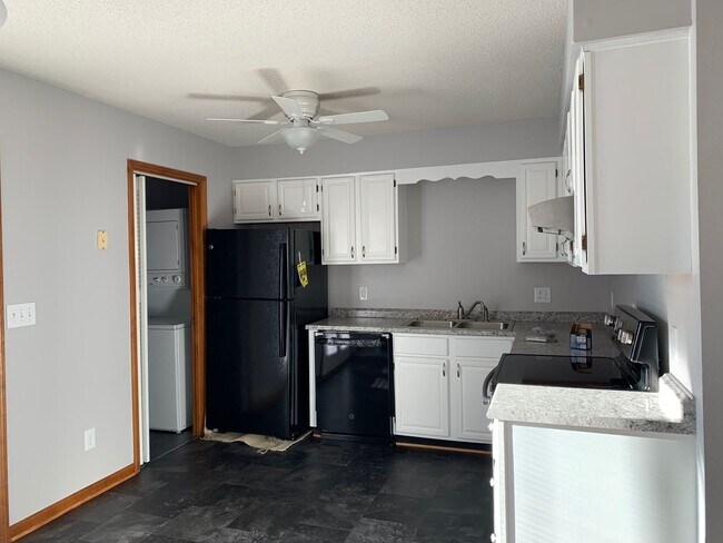 Building Photo - 6663 Briarfield Ave