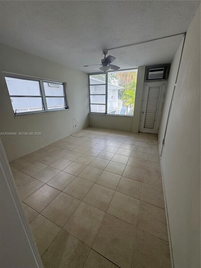 Building Photo - 10281 E Bay Harbor Dr
