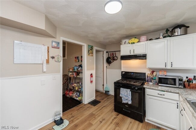 Building Photo - 1446 Hopkins Ave