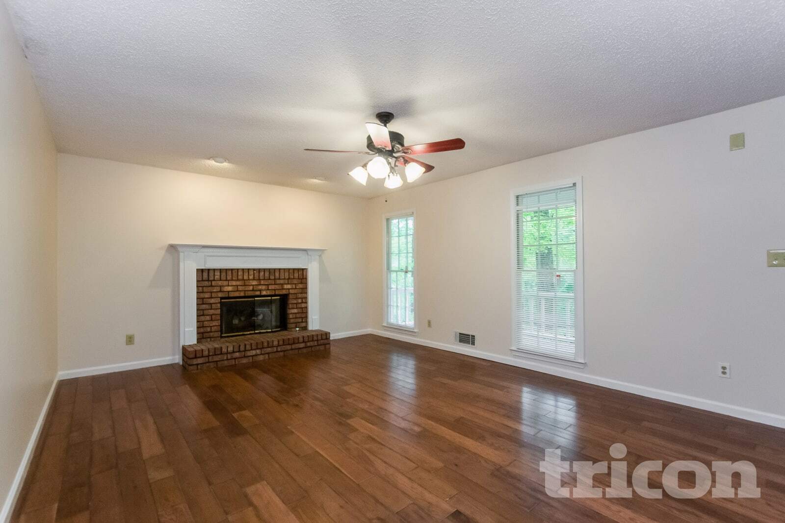 Building Photo - 321 Stratford Dr