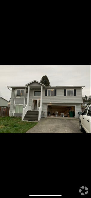 Building Photo - 4923 61st Dr NE