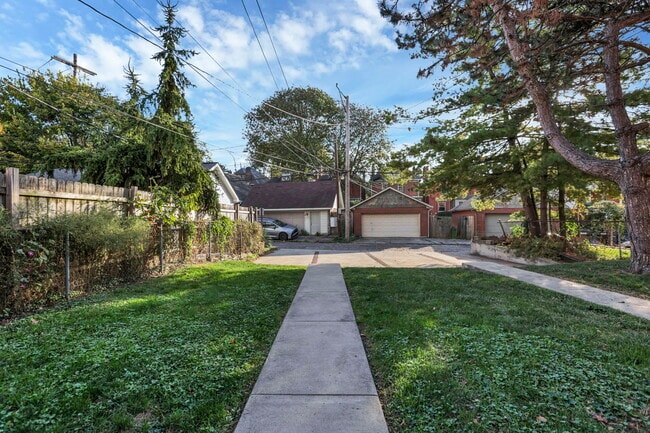 Building Photo - 634 Neil Ave