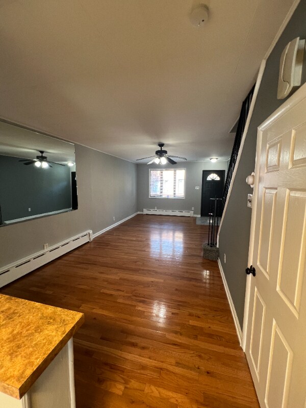 Building Photo - 2500 S Alder St