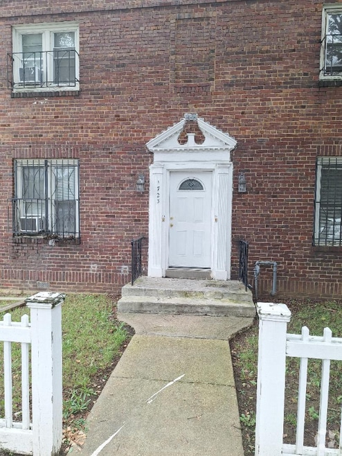 Building Photo - 1723 Capitol Ave NE