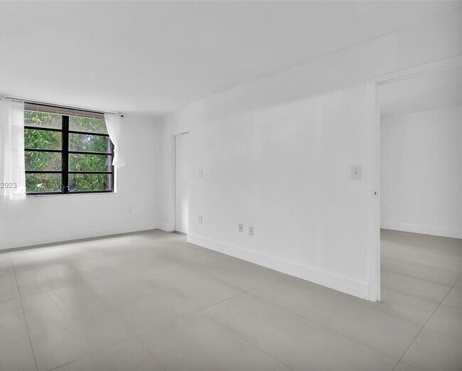 Building Photo - 2333 Brickell Ave