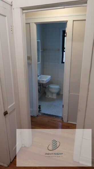 Building Photo - 2617 W Gunnison St