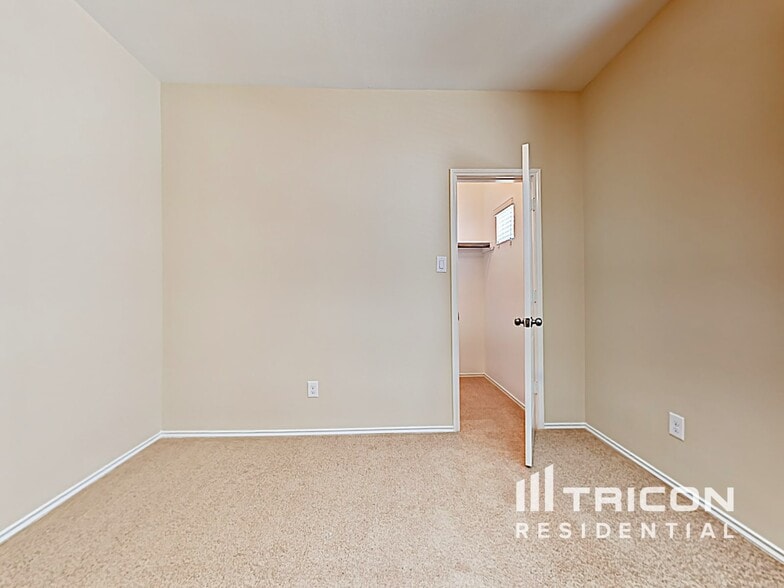 Building Photo - 2823 Arica Ln