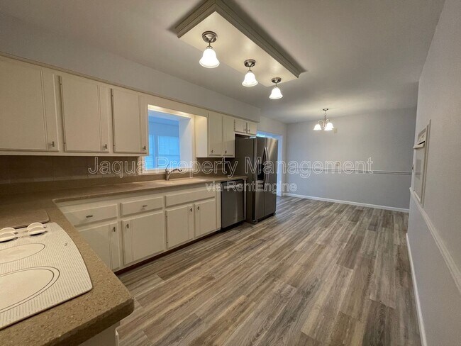 Building Photo - 7723 Yorktown St