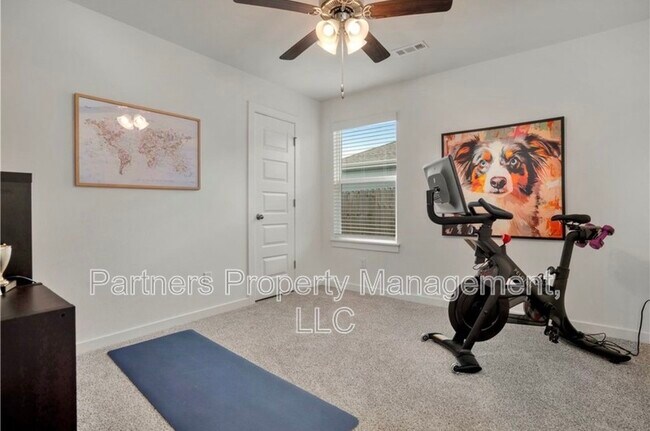 Building Photo - 4435 W Canyon Run Dr