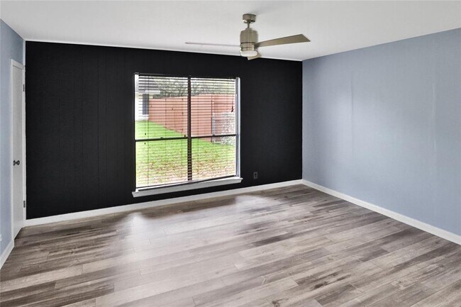 Building Photo - 9328 Blazing Star Trail