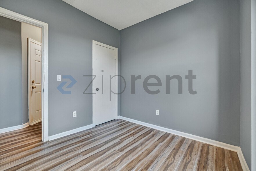 Building Photo - Unit 3L