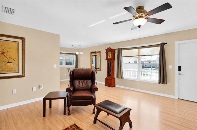 Building Photo - 107 Spring Lake Ct