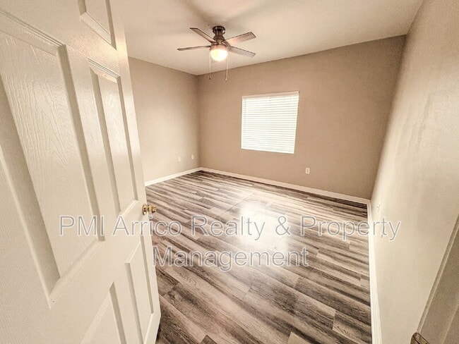 Building Photo - 6019 Portsdale Pl