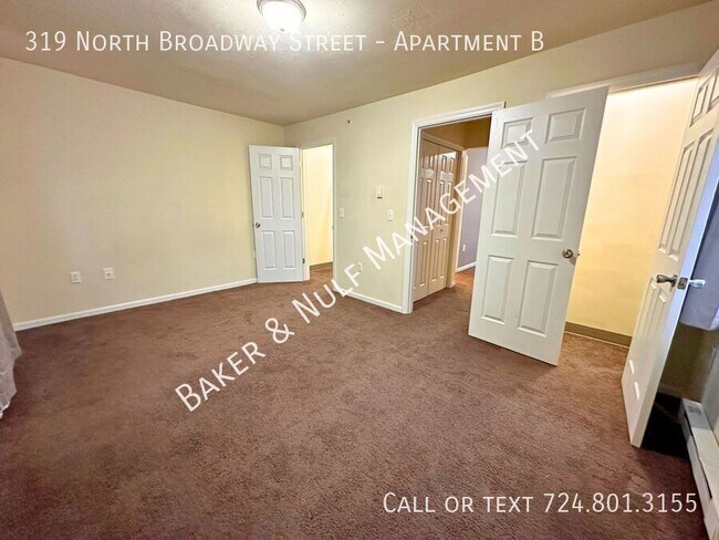 Building Photo - 319 N Broadway St