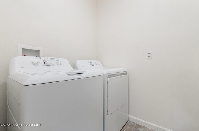 Building Photo - 1299 Buffing Cir SE
