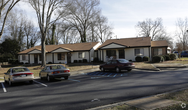 Primary Photo - Glendale Manor Apartments