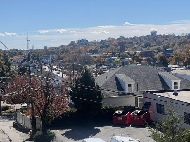 Building Photo - 7 Longview Ct