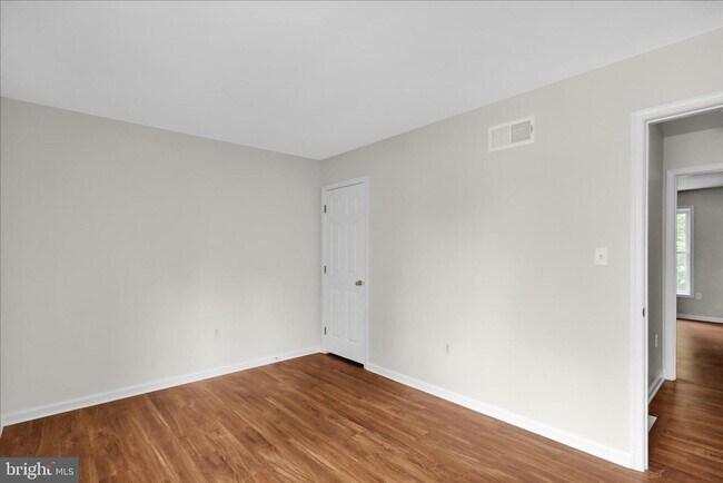 Building Photo - 53 Heron Rd