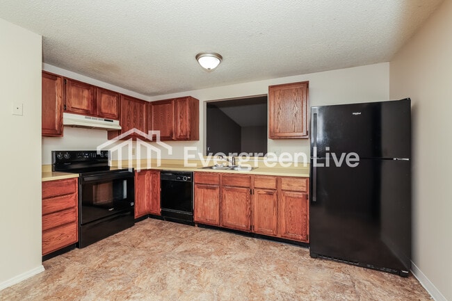 Building Photo - 4735 Stonehedge St