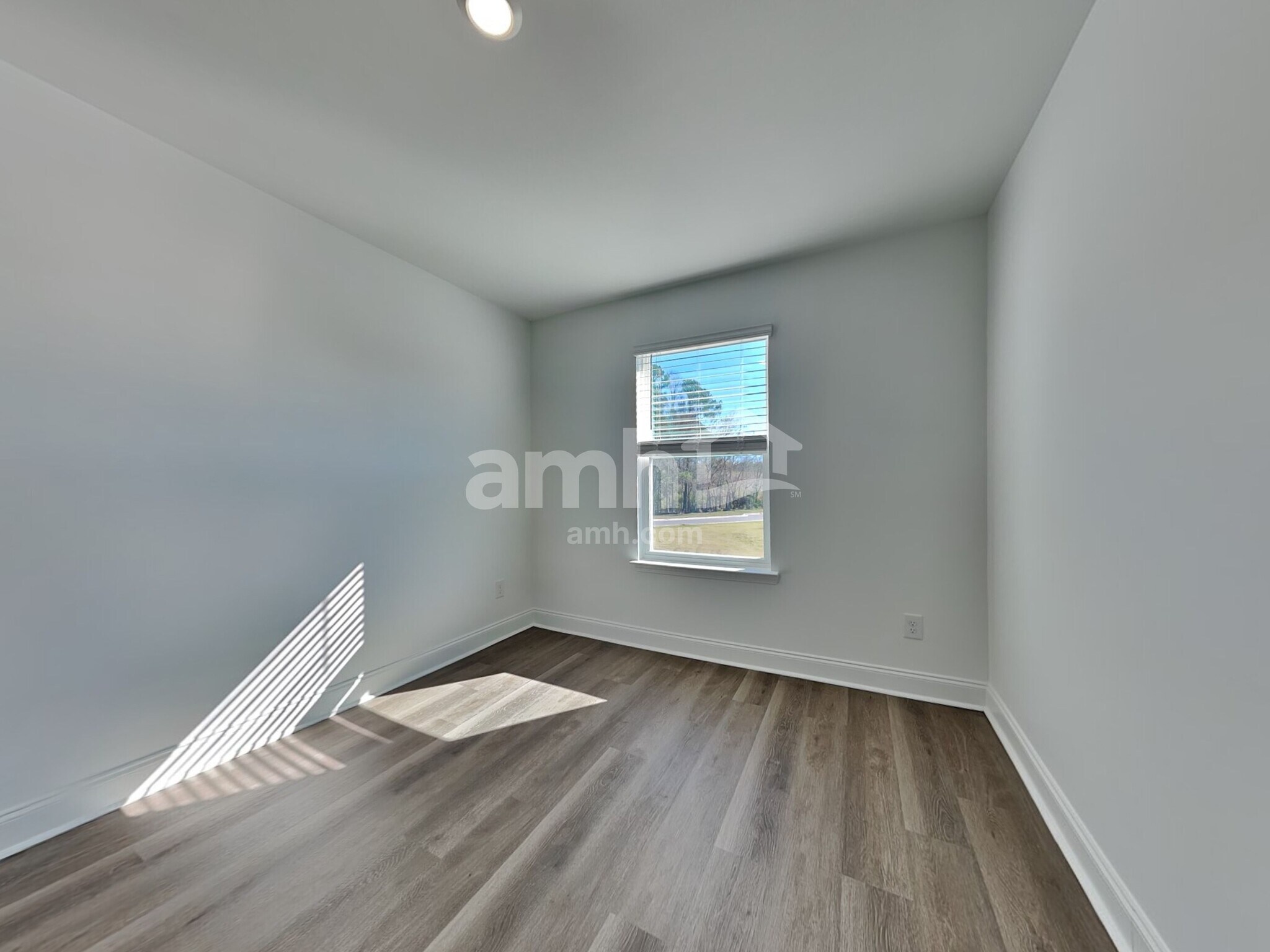 Building Photo - 5500 Front St