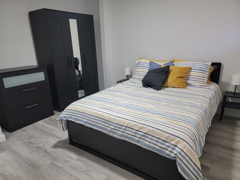 Building Photo - 2056 Sunset Point Rd