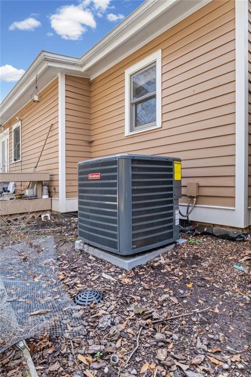 Building Photo - 805 Antone St NW