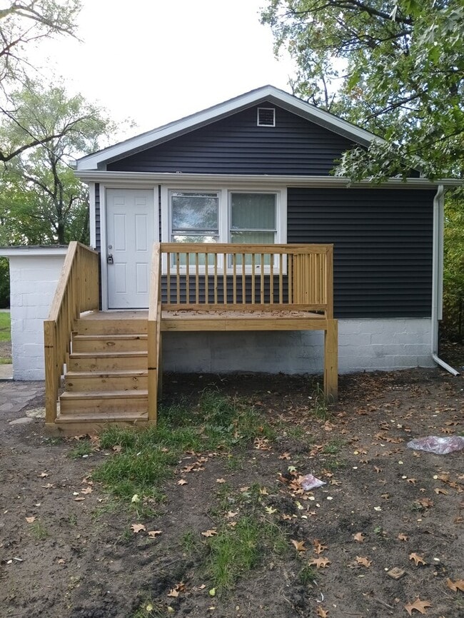 Building Photo - New rehabbed home