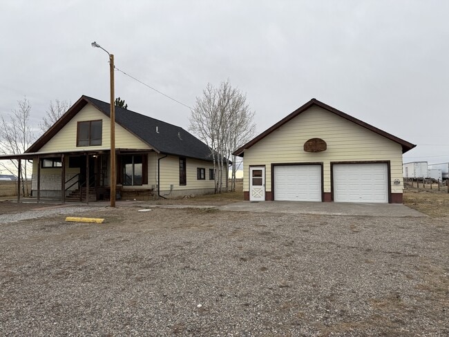 Building Photo - 42 Old United States Hwy 91