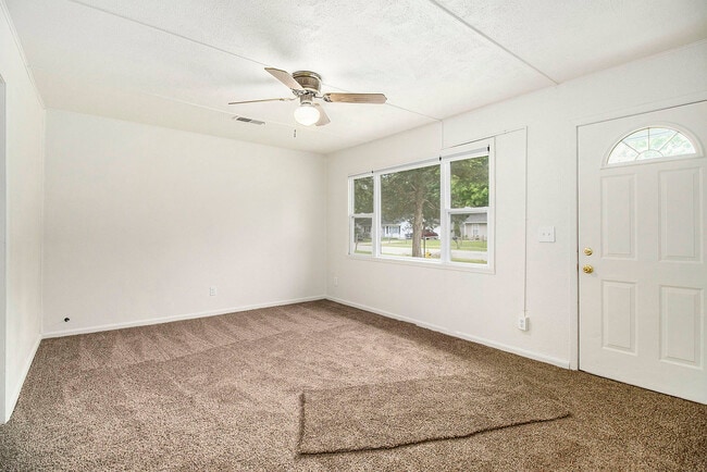 Building Photo - 801 Shumway Ave
