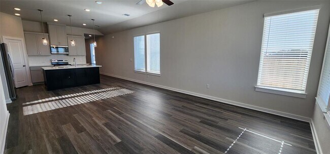 Building Photo - 2120 Delano Dr