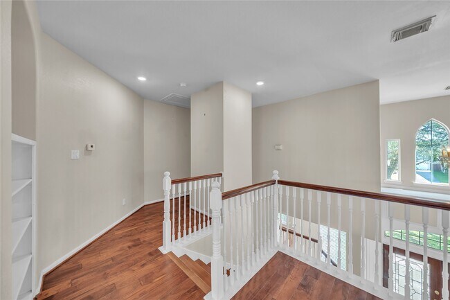 Building Photo - 1423 Meadow Lakes Dr