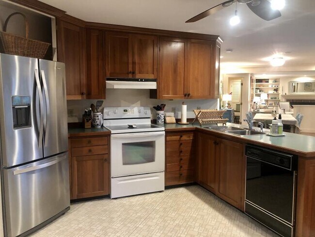 Building Photo - Saunderstown Village Rental