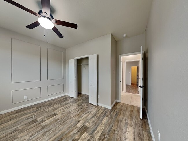 Building Photo - 528 Meadow Springs Dr