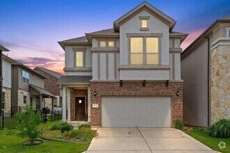 Building Photo - 2105 Town Centre Dr