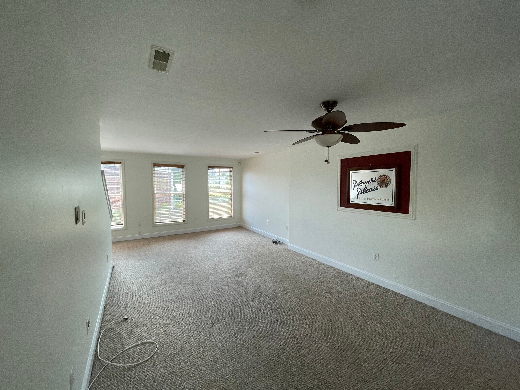 Building Photo - 406 Leverington Ave