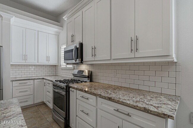 Building Photo - 232 Ave Mirador